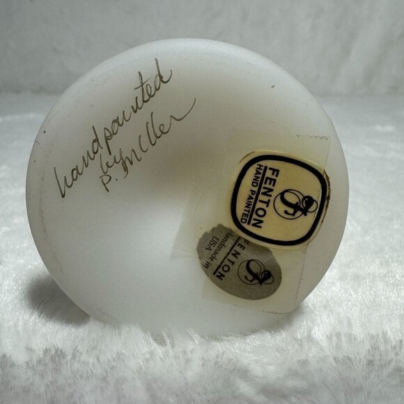 Vintage Fenton U.V. Reactive Hand Painted Artist Signed Frosted Swung Bud Vase - Picture 4 of 5